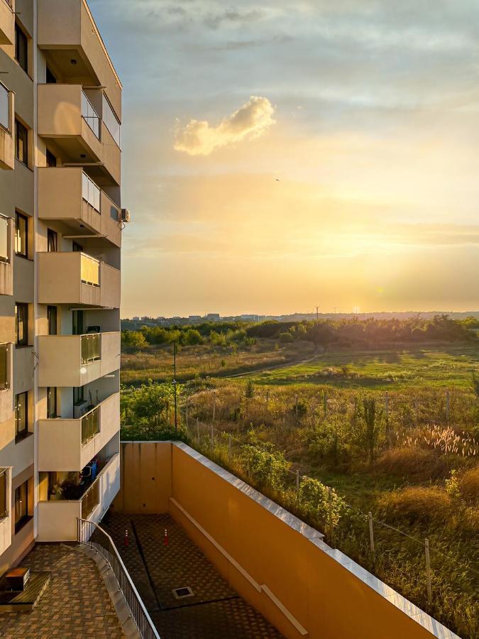 Uniquemoments Airport Apartment & Secure Parking & Airport Shuttle 이아시 외부 사진