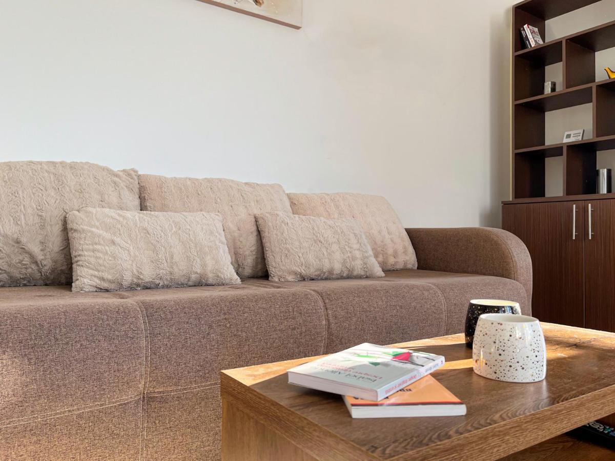Uniquemoments Airport Apartment & Secure Parking & Airport Shuttle 이아시 외부 사진